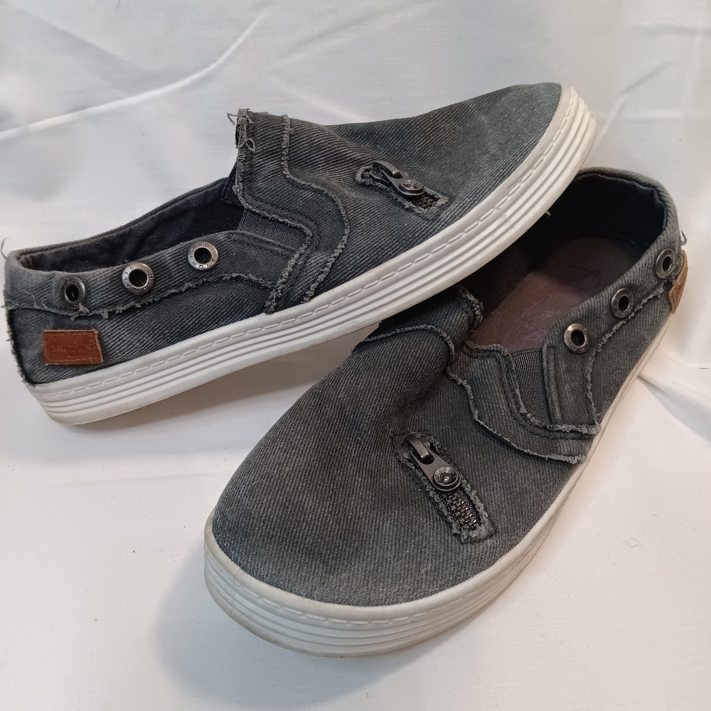 Blowfish Malibu Gray Size 7 Slip-On Shoes